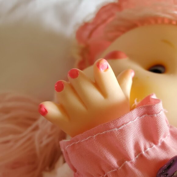 Vintage 1980’s Komfy Kids Ice Cream Doll w/Pink Yarn Hair, Hat & Dress GUC - Picture 3 of 7